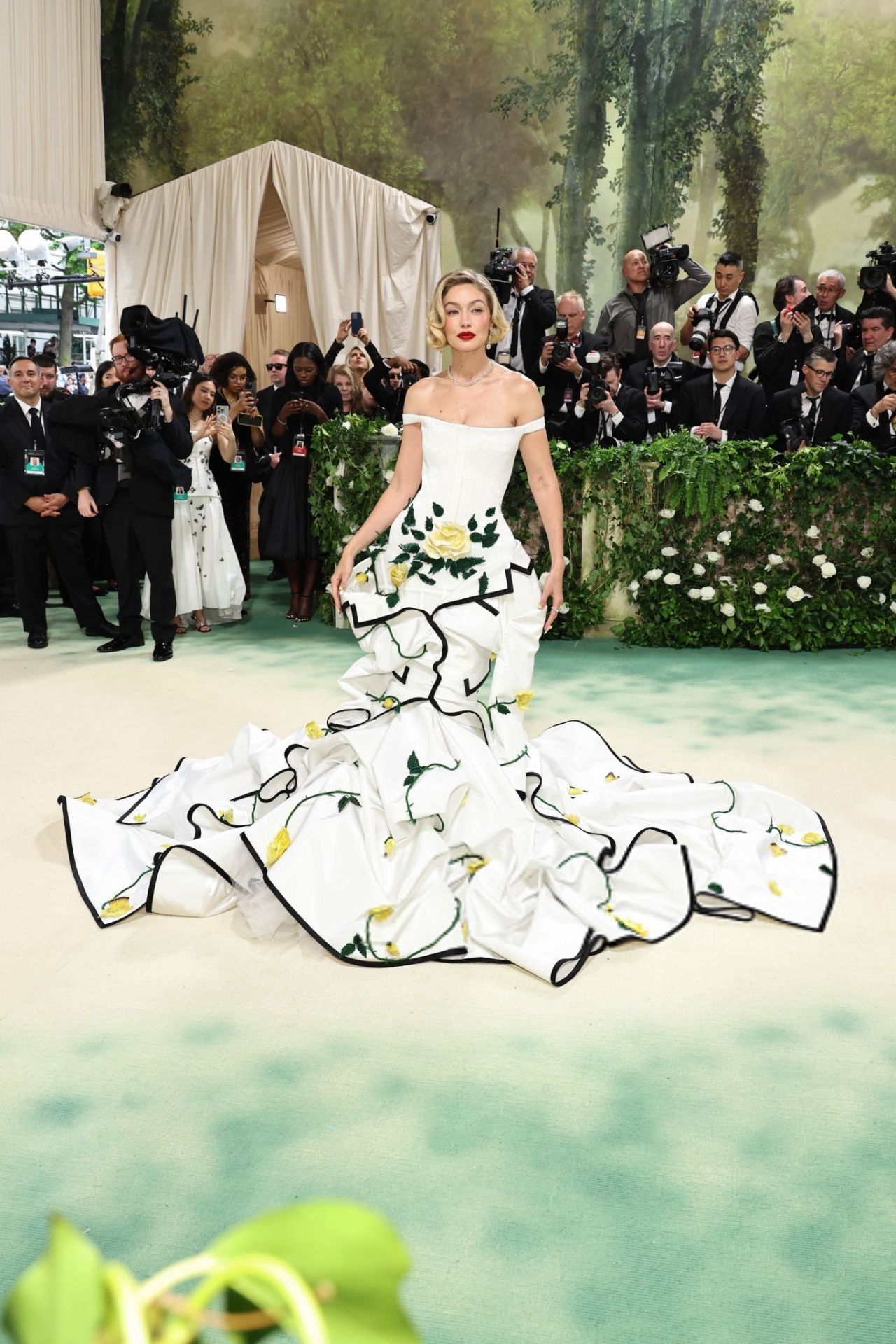 Gigi Hadid in Floral Gown at Met Gala 2024 in New York City14